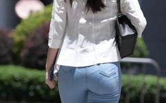 女人下边被舔全过视频软件